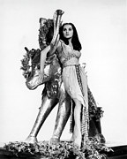 DEBRA PAGET in THE TEN COMMANDMENTS -1956-, directed by CECIL B DEMILLE. Photograph by Album