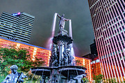 Fountain Square, Cincinnati Ohio Tyler Davidson Fountain - A Photograph by Dave Morgan
