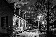 The Chowning's Tavern on a November Evening - Black and White Photograph by Rachel Morrison