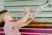 The girl with the trumpet. Photograph by Suteishi