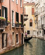 Turning The Corner, Venice, Italy Photograph by Sarah Howard Turning The Corner, Venice, Italy Photograph by Sarah Howard