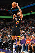 Tyus Jones Photograph by Barry Gossage
