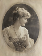 Unknown Beauty Photograph by Mary Lee Dereske