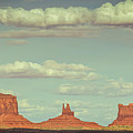 Amazing Views at Monument Valley by Will Moneymaker