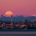 BIG Bainbridge Is Giant Moon by Yoshiki Nakamura