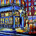 London night walk by Mirek Kuzniar