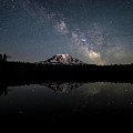 Milky Way and Mt. Adams by Yoshiki Nakamura