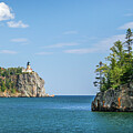 Split Rock Lighthouse by Robert Carter